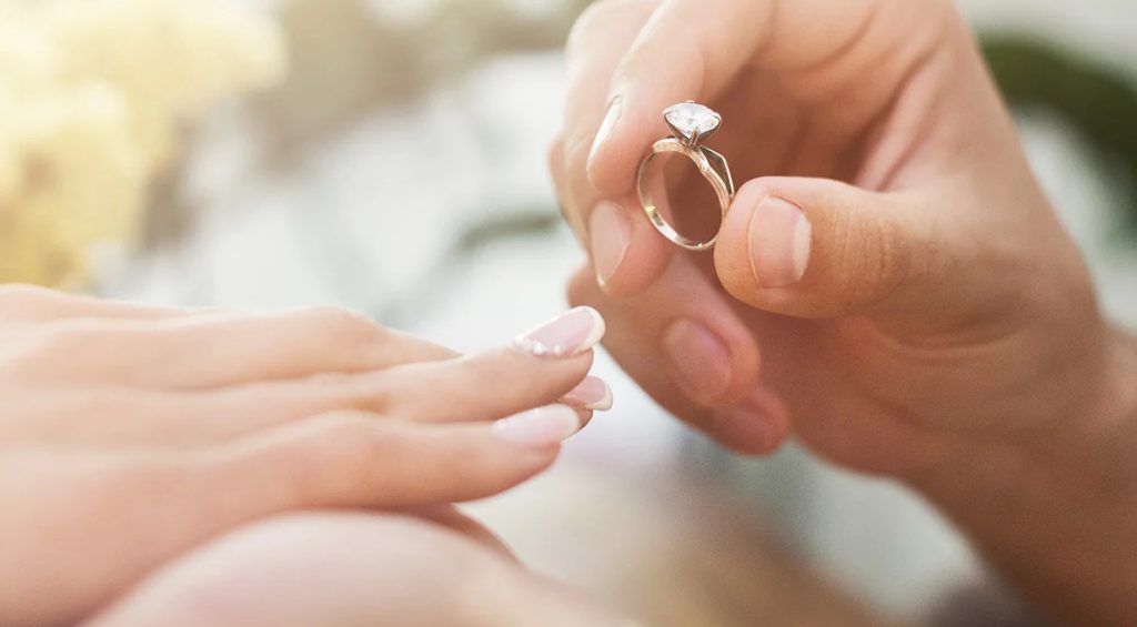 Cómo elegir el anillo de compromiso