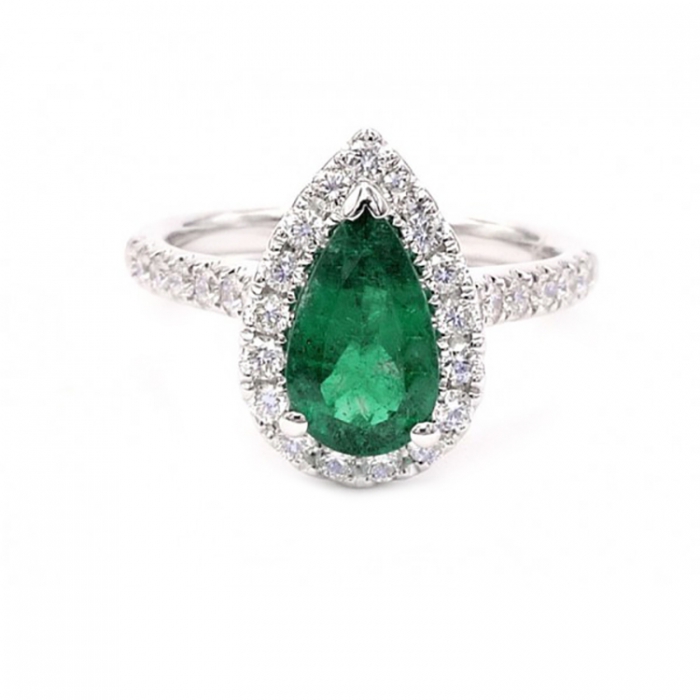 anillo esmeralda con diamantes